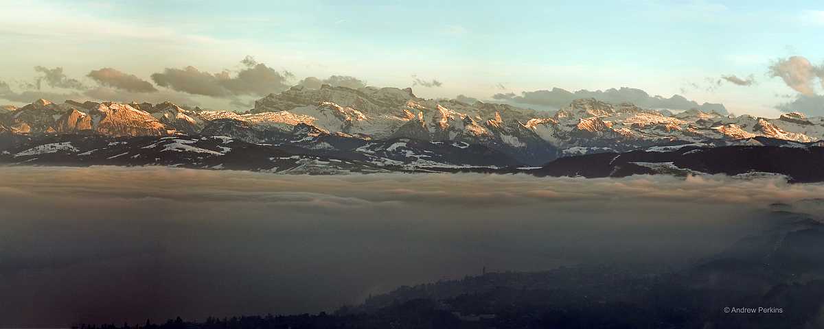 Alps-Fog-on-Lake_right.jpg